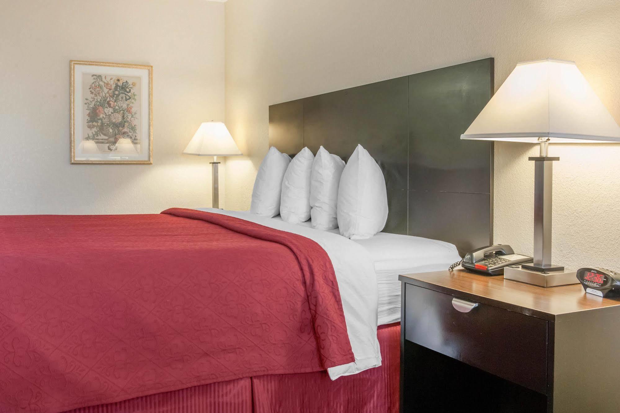 אפינגהם Quality Inn מראה חיצוני תמונה